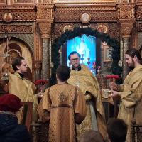 4 января, Неделя 30-я по Пятидесятнице, перед Рождеством Христовым, святых отец. В храме святого пророка Иоанна Предтечи были совершены воскресные богослужения. Всенощное бдение, совершенное накануне вечером собором духовенства храма, возглавил настоятель храма, игумен Мефодий (Пронькин).