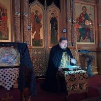 22 февраля, в Прощенное воскресенье, в храме святого пророка Иоанна Предтечи в Калуге, был совершен чин прощения. По уставу, чин совершается по окончании вечерни - именно на на этом богослужении происходит смена праздничных 