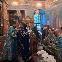 15 февраля Святая Церковь совершает праздник Сретения Господня. Значение праздника Сретения — встреча старого языческого мира и христианства, Ветхого Завета и Нового. Верующие в этот день празднуют встречу с Богом. Смирение и радость, с которой приняли Иисуса праведные Симеон и Анна, являются для христиан примером того, как принять Бога всей душой. Вскоре после встречи с Младенцем Симеон преставился: произошло столь желаемое им избавление от бремени земной жизни и обретение покоя. Эта история также имеет философский смысл: встреча с Богом несет освобождение и радость. Личное сретение, по мнению богословов, случается и в жизни каждого уверовавшего человека, когда он приходит впервые в храм.