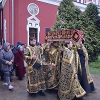 10 апреля 2026 года в Великую Пятницу, вечером, в храме святого пророка Иоанна Предтечи была совершена Утреня Субботы с чином Погребения Спасителя, возглавил богослужение игумен Мефодий (Пронькин), сослужили ему клирики храма.