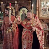 10 мая, Неделя 5-я по Пасхе, о самаряныне, в храме святого пророка Иоанна Предтечи в Калуге были совершены воскресные богослужения, начавшиеся накануне вечером с всенощного бдения. Вечернее богослужение совершалось по традиции соборно, предстоял настоятель храма, игумен Мефодий (Пронькин).