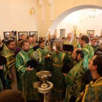 В субботу, 12 сентября, митрополит Калужский и Боровский Климент совершил Божественную литургию и чин малого освящения восстанавливающегося храма в честь святого благоверного князя Александра Невского.