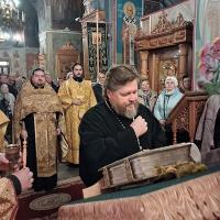 11 октября, Неделя 19-я по Пятидесятнице. Память святых преподобномучениц великой княгини Елисаветы и инокини Варвары.  В храме святого пророка Иоанна Предтечи были совершены Воскресные богослужения, на кануне вечером всенощное бдение, совершенное соборно клиром храма, возглавил настоятель храма, игумен Мефодий (Пронькин).́ В алтаре молился епископ Бийский и Белокурихинский Серафим.
